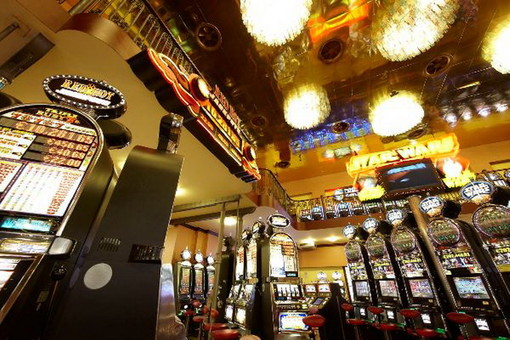 Casinò Sanremo: buon inizio 2015 per le sale slot. Introitati complessivamente € 3,6 milioni in linea con il 2014 Casinò Sanremo: buon inizio 2015 per le sale slot. Introitati complessivamente € 3,6 milioni in linea con il 2014