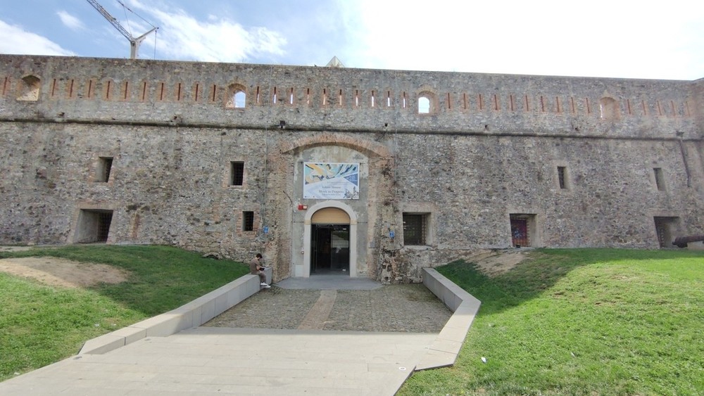 Sanremo, al Forte Santa Tecla inaugura la mostra fotografica "Ruins" di Lidia Giusto: viaggio nell'archeologia industriale Sanremo, al Forte Santa Tecla inaugura la mostra fotografica "Ruins" di Lidia Giusto: viaggio nell'archeologia industriale