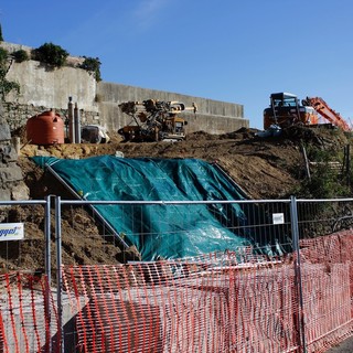 I lavori interrotti al cimitero di Bussana