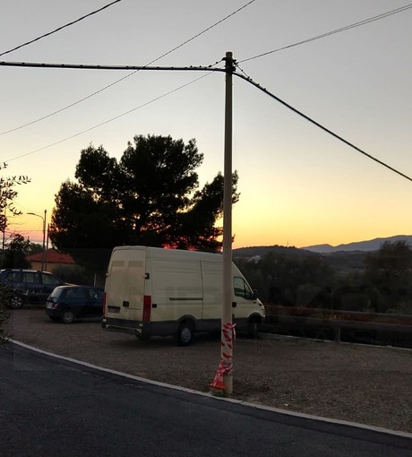 Terzorio: palo Telecom messo in sicurezza, riaperta la strada ed il paese non è più isolato (Foto)
