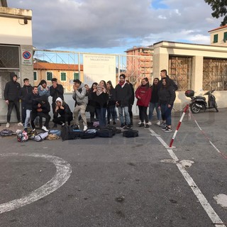 Vallecrosia: riscaldamenti rotti al 'Cnos Fap', gli studenti scioperano ma dalla direzione parlano di un normale guasto solo ieri (Foto)