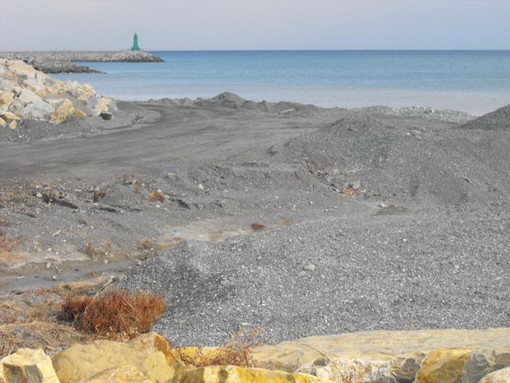 Imperia: esposto di Rifondazione Comunista per la spiaggia artificiale sotto il Parco Urbano