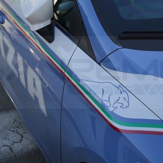 Sanremo: guardiano di un supermercato armato di manganello telescopico e manette, denunciato dalla Polizia Sanremo: guardiano di un supermercato armato di manganello telescopico e manette, denunciato dalla Polizia