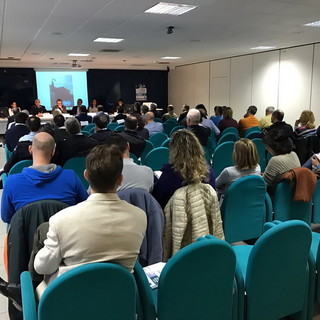 Sanremo: al Palafiori tavola rotonda con le Municipali, Frattarola “L’aggiornamento degli agenti è uno strumento prioritario” (foto e video)