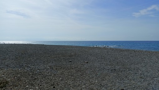 Rispettare l'ambiente e il mare, al via &quot;Puliamo la spiaggia di Vallecrosia&quot; (Foto)