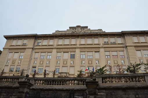 Sanremo: scuole di via Volta, secondo lo storico Andrea Gandolfo edificio mai utilizzato dalle Forze Armate Sanremo: scuole di via Volta, secondo lo storico Andrea Gandolfo edificio mai utilizzato dalle Forze Armate