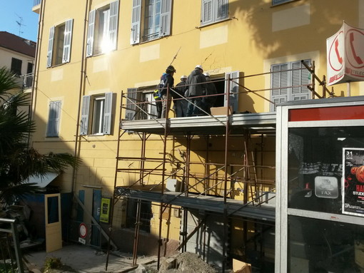 Imperia: domani chiuse al traffico piazza Calvi e via Palestro per messa in sicurezza dell'edificio danneggiato in via del Collegio Imperia: domani chiuse al traffico piazza Calvi e via Palestro per messa in sicurezza dell'edificio danneggiato in via del Collegio
