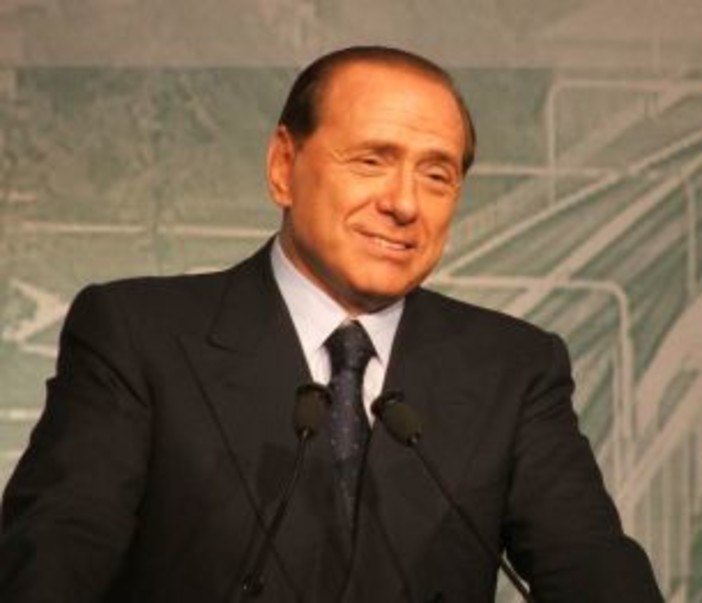 San Bartolomeo al Mare: quest'oggi un 'banchetto' per le firme contro Berlusconi San Bartolomeo al Mare: quest'oggi un 'banchetto' per le firme contro Berlusconi