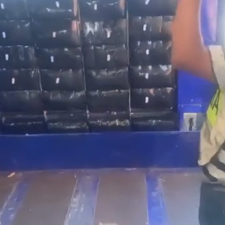 Sequestro di 350 kg di hashish a Milano, il Tir arrivava dalla Spagna ed era passato da Ventimiglia (Video)