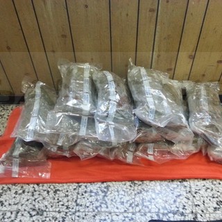 Ventimiglia: la Guardia di Finanza ha arrestato tre cittadini romeni e sequestrato 80 kg di sostanze stupefacenti Ventimiglia: la Guardia di Finanza ha arrestato tre cittadini romeni e sequestrato 80 kg di sostanze stupefacenti