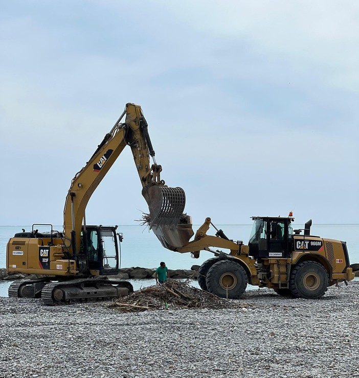 Ventimiglia, detriti sulle spiagge. Catalano al Pd: "Polemiche pretestuose e strumentali" (Foto)