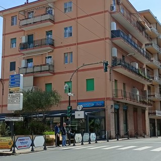 Vallecrosia: notti con il semaforo sull'Aurelia spento, sul posto ci saranno gli agenti della Municipale Vallecrosia: notti con il semaforo sull'Aurelia spento, sul posto ci saranno gli agenti della Municipale