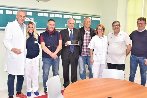 L'Ospedale di Sanremo riceve l'apparecchio donato dai Calciatori veterani over 45
