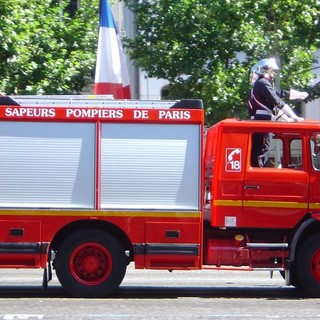 Monaco: auto in fiamme sulla A8 all'altezza di Roquebrune, coda in direzione Nizza di oltre 2 chilometri Monaco: auto in fiamme sulla A8 all'altezza di Roquebrune, coda in direzione Nizza di oltre 2 chilometri