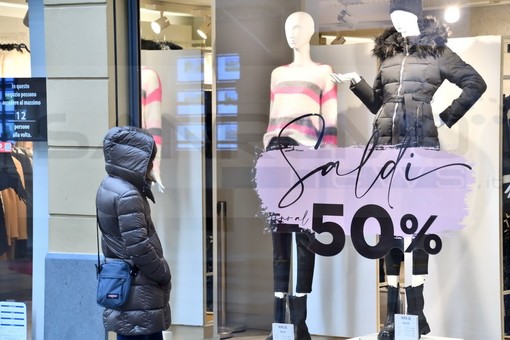 L'effetto guerra sui negozi del ponente: Fontanelli "Da due settimane negozi vuoti, la gente non ha voglia"