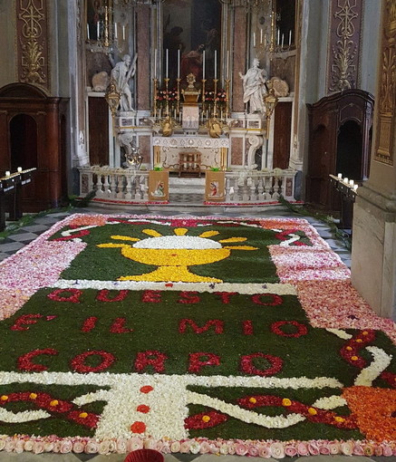 Imperia: allestito il 'Sepolcro' e l'infiorata alla Basilica di San Giovanni Battista (Foto)
