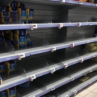Allarme #Coronavirus: anche nella nostra provincia supermercati presi d'assalto e scaffali vuoti Allarme #Coronavirus: anche nella nostra provincia supermercati presi d'assalto e scaffali vuoti