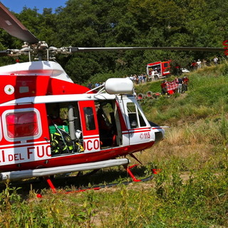 Dolcedo: cade un motociclista, mobilitazione di soccorsi ed elicottero dei VVF in arrivo