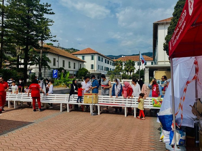 Sanremo: continuano ad arrivare in città i rifugiati afgani per la quarantena, oggi un altro pullman