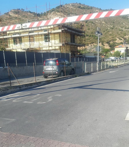Ventimiglia: intervento del Comune, ripulito il piazzale di via Tenda dagli accampamenti dei senza dimora