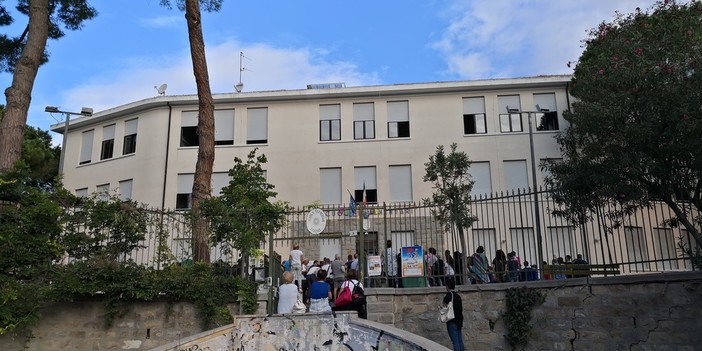 All'Istituto Comprensivo Sanremo-Ponente, si è conclusa l'attività di continuità All'Istituto Comprensivo Sanremo-Ponente, si è conclusa l'attività di continuità