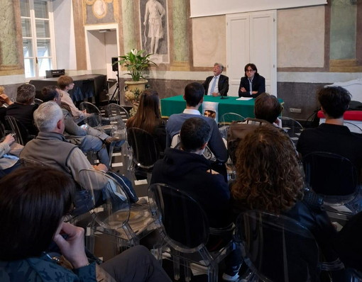 Dai miti di Platone a Matteotti: i “Salotti esoterici” del CSI Sanremo chiudono la stagione 2025/26 Dai miti di Platone a Matteotti: i “Salotti esoterici” del CSI Sanremo chiudono la stagione 2025/26