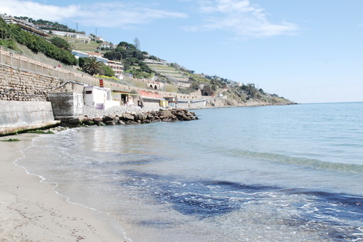 Sanremo: tenda 'abusiva' nella zona dei Tre Ponti, una lettrice risponde a Francesco Rossi