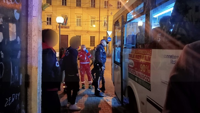 Sanremo: donna in pessime condizioni igieniche blocca un bus, Freddy Colt "Fate intervenire i servizi sociali"