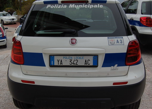 Sanremo, Polizia Municipale: la riflessione di una nostra lettrice sul ruolo dei Vigili Urbani. 'Bisognerebbe provare a fare un giorno il loro lavoro' Sanremo, Polizia Municipale: la riflessione di una nostra lettrice sul ruolo dei Vigili Urbani. 'Bisognerebbe provare a fare un giorno il loro lavoro'