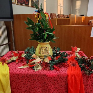 Tradizionale scambio di auguri tra autorità e associazioni, a Ventimiglia torna la 'Strena de deinà' Tradizionale scambio di auguri tra autorità e associazioni, a Ventimiglia torna la 'Strena de deinà'