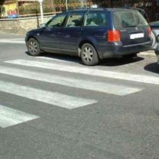 Sanremo: lettrice "Attraversando la strada si rischia sempre di essere messi sotto!"