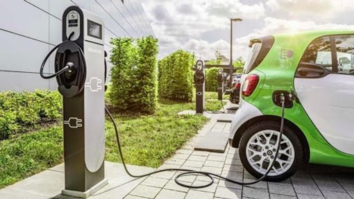 Colonnina di ricarica di auto elettrica