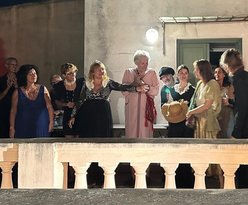 Ventimiglia, "Storie di donne e magia" del circolo Reading e drama va in scena nel centro storico (Foto) Ventimiglia, "Storie di donne e magia" del circolo Reading e drama va in scena nel centro storico (Foto)
