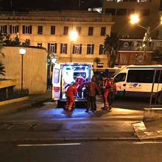 Sanremo: malore ai giardini Medaglie d'Oro, intervento della Croce Rossa in serata (foto)