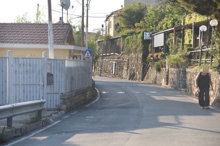 Sanremo: la beffa della fibra ottica a San Giacomo, i cavi sono stati posati ma mancano i collegamenti con le case