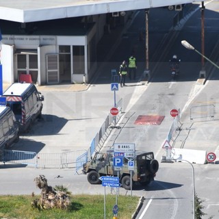 Ventimiglia: frontiere chiuse per il G20, 1.400 uomini impiegati ai confini e 4 persone arrestate Ventimiglia: frontiere chiuse per il G20, 1.400 uomini impiegati ai confini e 4 persone arrestate