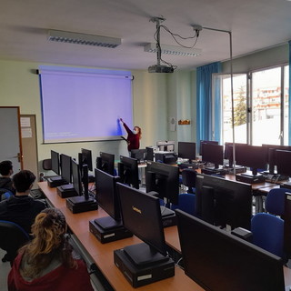 Scuola e Covid, Regione e Alisa rispondono all' Associazione nazionale presidi: “Circolare legittima, in linea con norme nazionali”