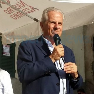 Imperia: ieri sera la visita del candidato a Sindaco Claudio Scajola nello storico quartiere del Parasio