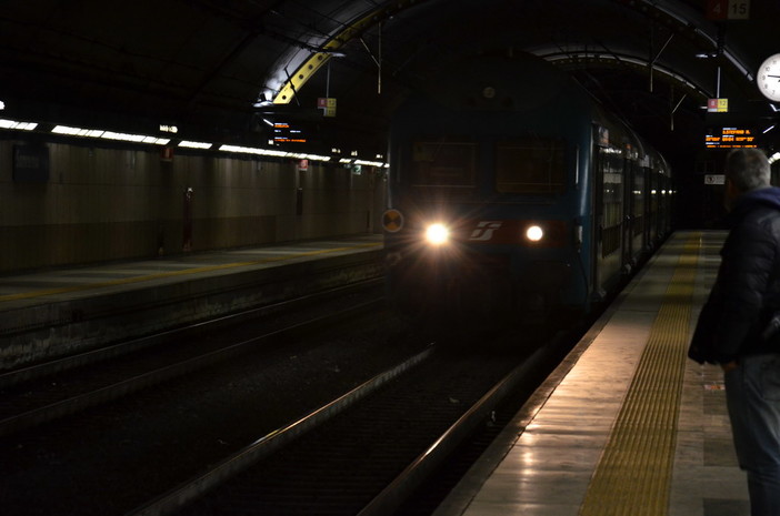 Sanremo: blackout elettrico questo pomeriggio alla stazione ferroviaria, disagi per i passeggeri Sanremo: blackout elettrico questo pomeriggio alla stazione ferroviaria, disagi per i passeggeri