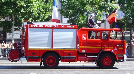 Monaco: auto in fiamme sulla A8 all'altezza di Roquebrune, coda in direzione Nizza di oltre 2 chilometri Monaco: auto in fiamme sulla A8 all'altezza di Roquebrune, coda in direzione Nizza di oltre 2 chilometri
