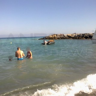 Ospedaletti: abuso alla spiaggia libera, le rimostranze e l'esposto di una nostra lettrice