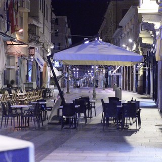 Da domenica la Liguria torna zona ‘gialla’: bar e ristoranti potranno riaprire fino alle 18 Da domenica la Liguria torna zona ‘gialla’: bar e ristoranti potranno riaprire fino alle 18
