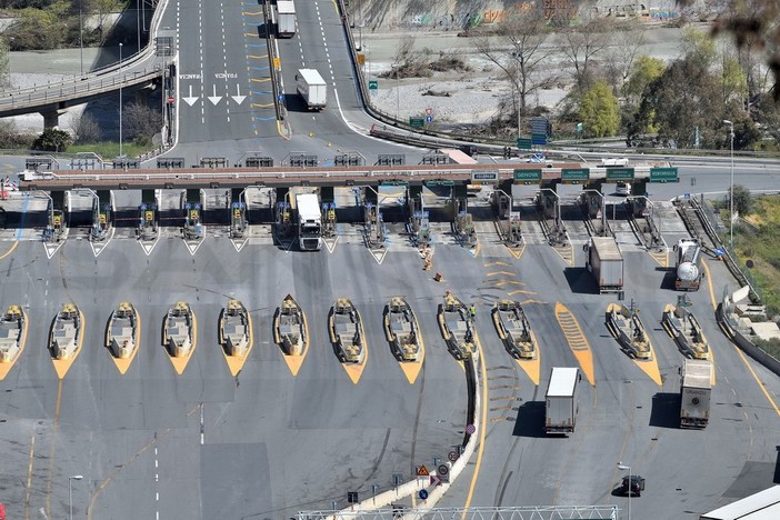 Ventimiglia, code e polemiche alla nuova barriera A10: interrogazione in Parlamento sui disagi al confine con la Francia