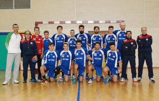 Pallamano, Serie B. Schiavetti Imperia, pareggio con rammarico a Tortona Pallamano, Serie B. Schiavetti Imperia, pareggio con rammarico a Tortona