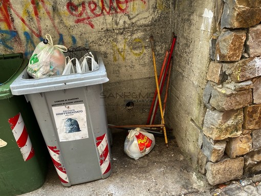 Un bidone della 'batteria' vicino a San Giuseppe Un bidone della 'batteria' vicino a San Giuseppe