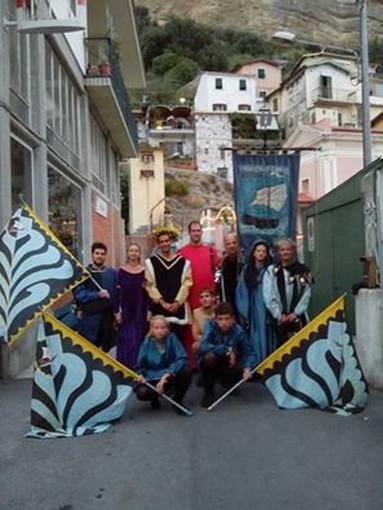 Ventimiglia: il Sestiere Burgu alla festività mariana alla vecchia chiesetta di Roverino