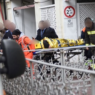 Sanremo: inciampa e sbatte la testa, operaio di una cooperativa trasportato all'ospedale (Foto)