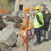 Sanremo: sopralluogo ai lavori de 'La Vesca', la collina non scivola più. Verrà realizzato un nuovo muro (Foto) Sanremo: sopralluogo ai lavori de 'La Vesca', la collina non scivola più. Verrà realizzato un nuovo muro (Foto)