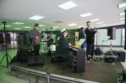 Sanremo: successo per lo Swing Corner 2014 inaugurato ieri nel porticato del Palafiori