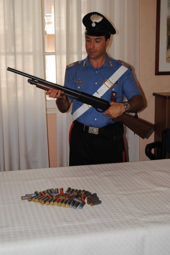 Riva Ligure: sequestrato fucile ad una donna, è riconducible alla malavita calabrese Riva Ligure: sequestrato fucile ad una donna, è riconducible alla malavita calabrese